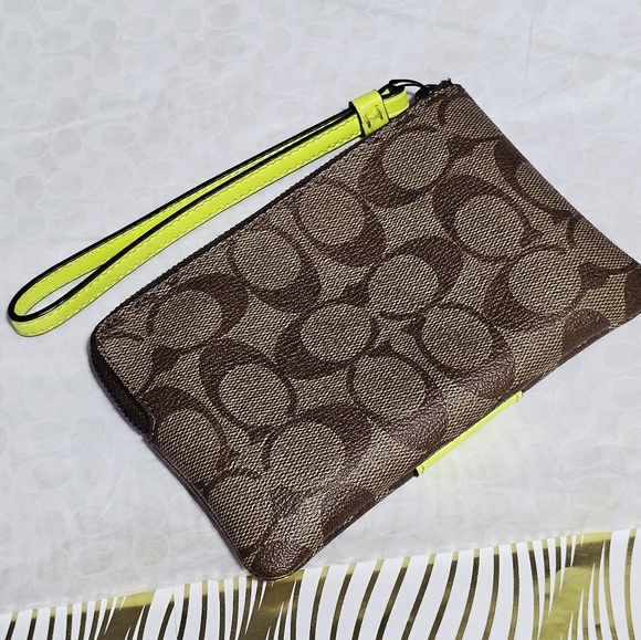 Coach Bright Neon Green Signature Corner Zip Wristlet Wallet 58035 Fluorescent - Picture 8 of 12